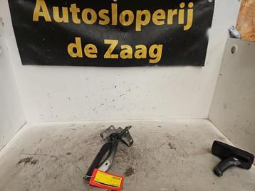 Motorkap Scharnier van een Nissan Qashqai beschikbaar voor biedingen