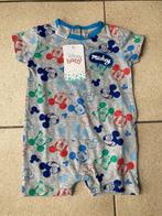 Nieuw grijs Mickey Mouse ( Disney ) pakje Maat 68, Kinderen en Baby's, Ophalen of Verzenden, Nieuw, Pakje