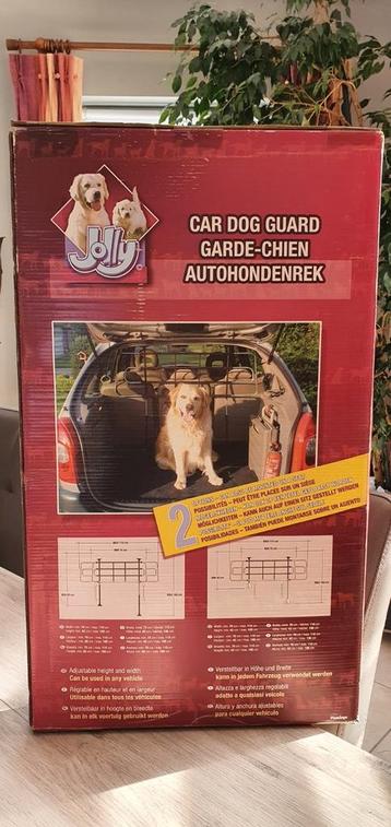 Protection pour chien pour coffre de voiture neuf. disponible aux enchères