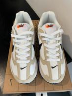 baskets nike blanche et beige, pour homme & femme, Vêtements | Hommes, Chaussures, Neuf, Enlèvement ou Envoi, Autres couleurs