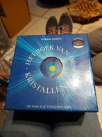 T. Hardie - Het boek van de kristallen bol, Ophalen, Zo goed als nieuw, T. Hardie