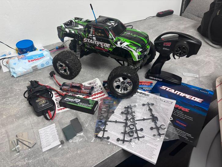 Traxxas Stampede xl-5 in prima staat incl lader en 2 accu’s, Hobby & Loisirs créatifs, Modélisme | Radiocommandé & Téléguidé | Voitures