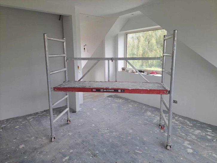 Te huur - Altrex vouwsteiger 40€/week, Doe-het-zelf en Bouw, Steigers, Gebruikt, Rolsteiger of Kamersteiger, Minder dan 2 meter