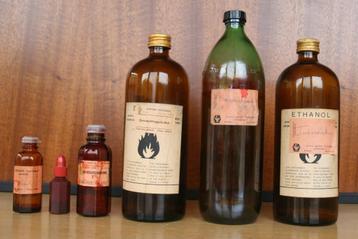 Oude apotheker flessen beschikbaar voor biedingen