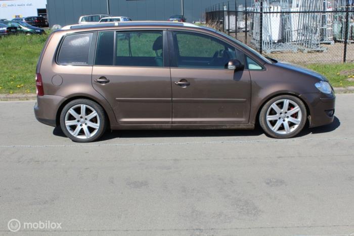 Portière 4portes arrière gauche d'un Volkswagen Touran (LH, Autos : Pièces & Accessoires, Carrosserie & Tôlerie, Porte, Volkswagen