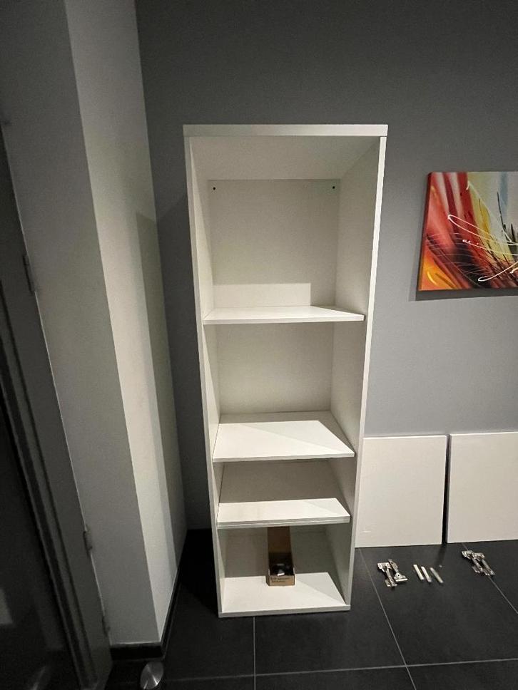 Besta Ikea kast met hoogglans witte deuren, Maison & Meubles, Armoires | Autre, Utilisé, Enlèvement