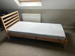 Bed 90 x 200 met matras, Huis en Inrichting, Ophalen, Zo goed als nieuw, Hout