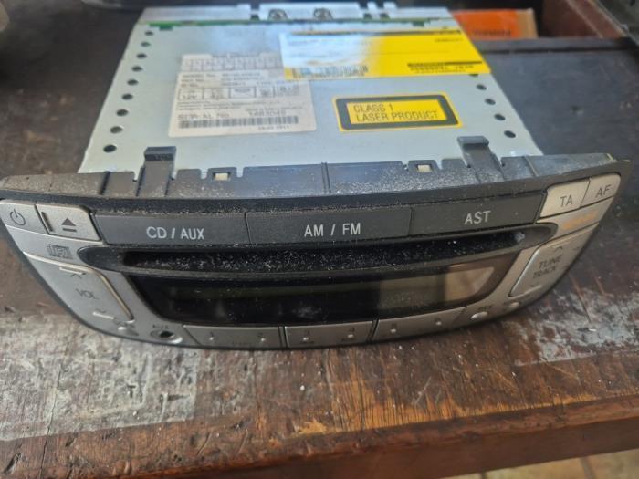 Radio CD Speler van een Peugeot 107, Auto-onderdelen, Elektronica en Kabels, Peugeot, Gebruikt, 3 maanden garantie, Ophalen of Verzenden