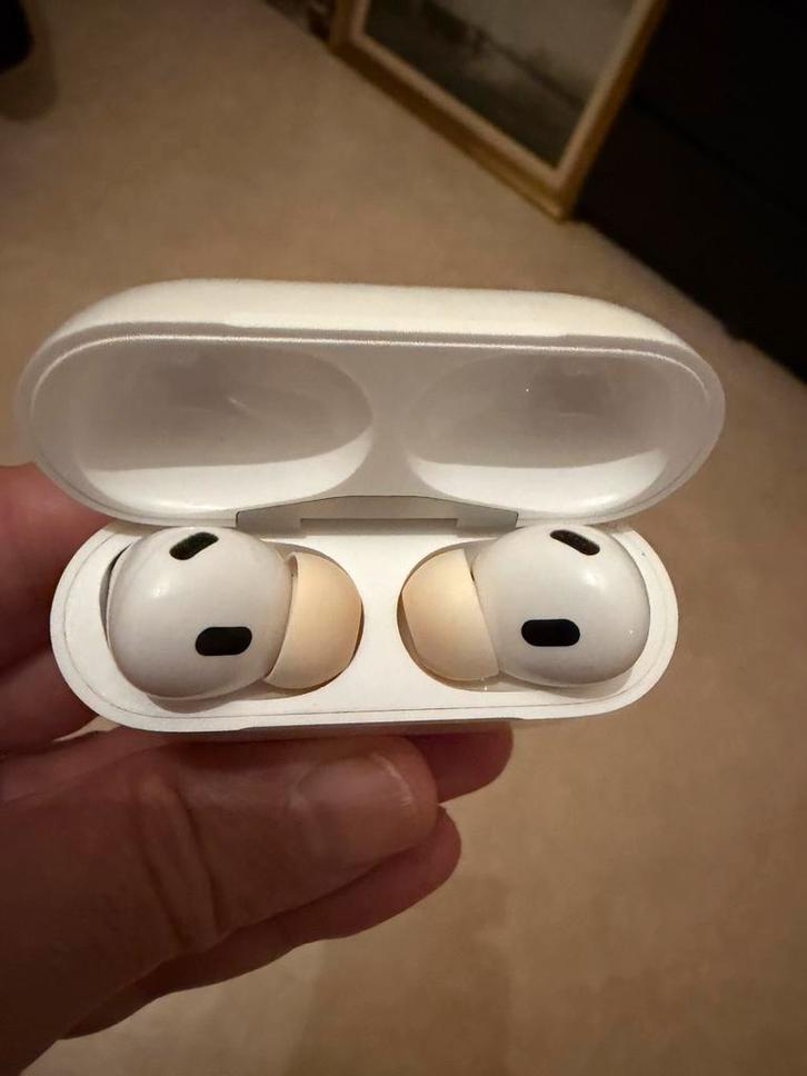 Apple AirPods Pro 2 (USB-C) in uitstekende staat., Telecommunicatie, Mobiele telefoons | Oordopjes, Zo goed als nieuw, In gehoorgang (in-ear)