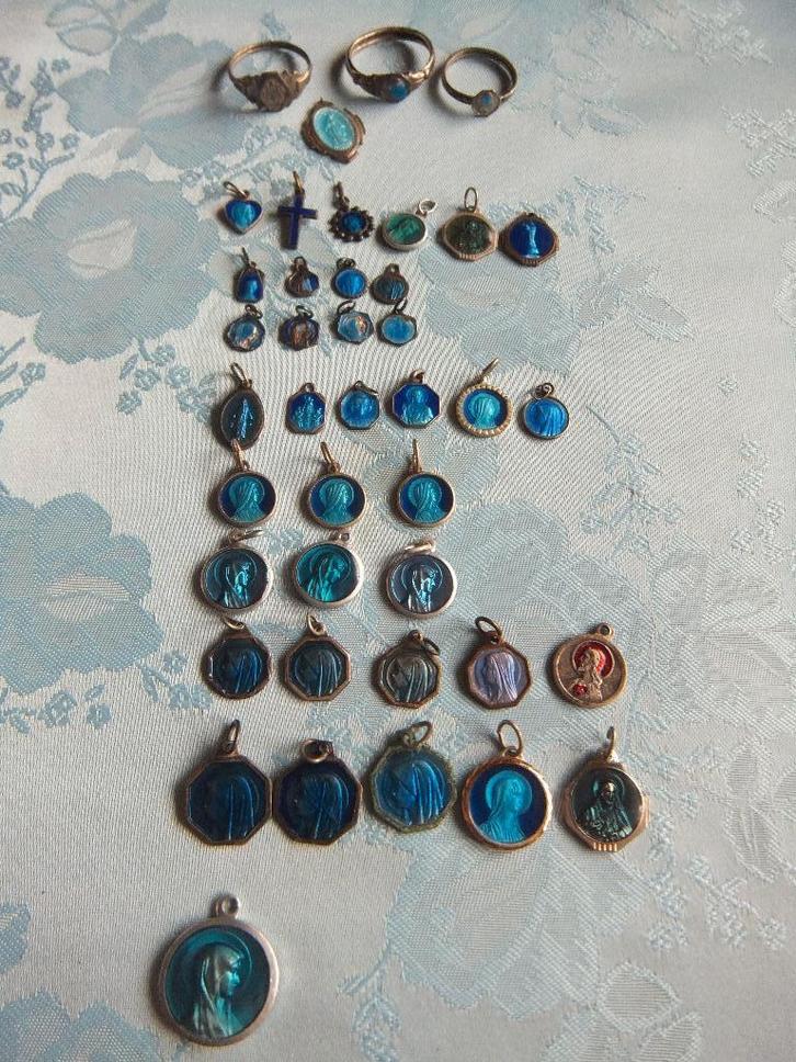 medailles set, Verzamelen, Religie, Zo goed als nieuw, Christendom | Katholiek, Sieraad, Ophalen of Verzenden