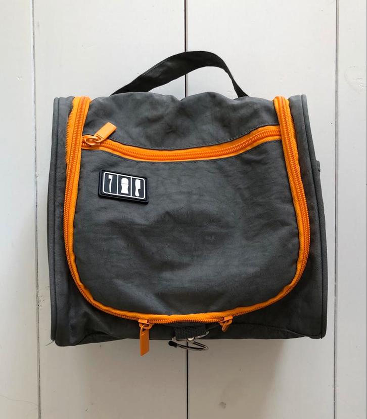 ruime toilettas hangmodel met spiegeltje unisex, Handtassen en Accessoires, Toilettassen, Zo goed als nieuw, Grijs, Ophalen of Verzenden