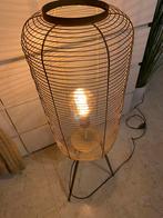 Vloerlamp in mooi goud met led lamp op voet, Huis en Inrichting, Lampen | Vloerlampen, Ophalen of Verzenden, Zo goed als nieuw