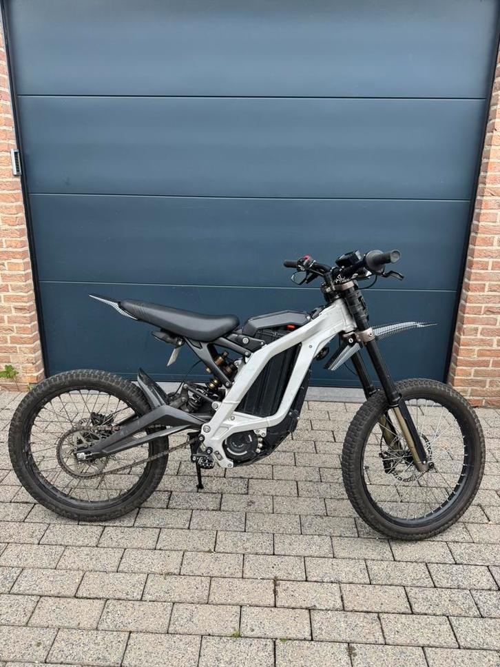surron light bee x 2022, Fietsen en Brommers, Brommers | Crossbrommers, Zo goed als nieuw, Overige merken, Ophalen