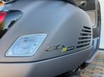 Nieuw ! Vespa Gts Super Tech 300hpe Met 1300 Km Lees info…, Scooter, 300 cc, Particulier, ABS