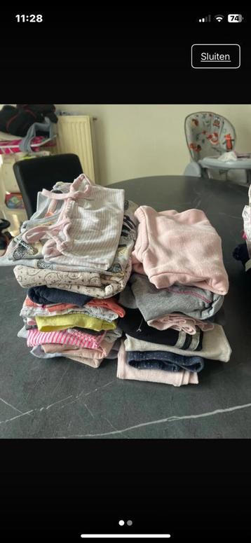 Pakket meisjeskleding maat 74 beschikbaar voor biedingen
