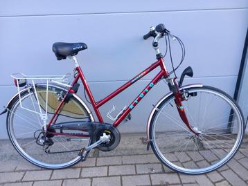 Damesfiets beschikbaar voor biedingen