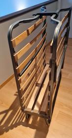 Logeerbed 1 persoons, Huis en Inrichting, Ophalen, Zo goed als nieuw