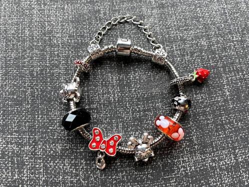 Bracelet cool avec Mickey et Minnie Mouse, NOUVEAU, Bijoux, Sacs & Beauté, Bracelets, Neuf, Avec bracelets à breloques ou perles
