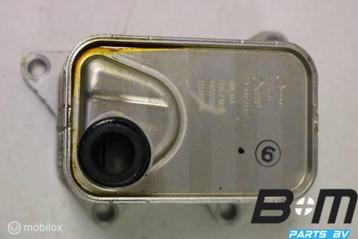 Koeler van oliefilterhuis Audi A4 8W 06L117021G beschikbaar voor biedingen
