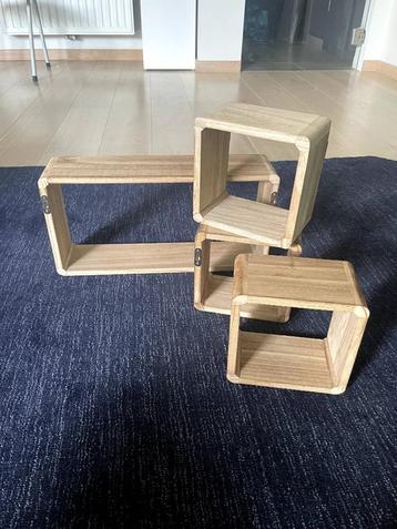 Petites étagères cube beschikbaar voor biedingen