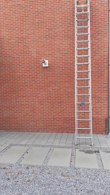 Aluminium ladder 8 meter  beschikbaar voor biedingen