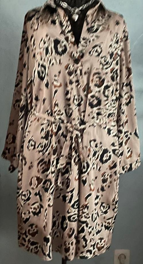Punto 44 prachtige zijdeglans jurk, Kleding | Dames, Grote Maten, Zo goed als nieuw, Jurk, Beige, Ophalen of Verzenden