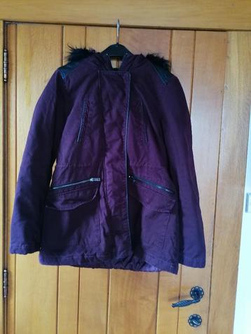 Manteau hiver bordeaux taille L disponible aux enchères