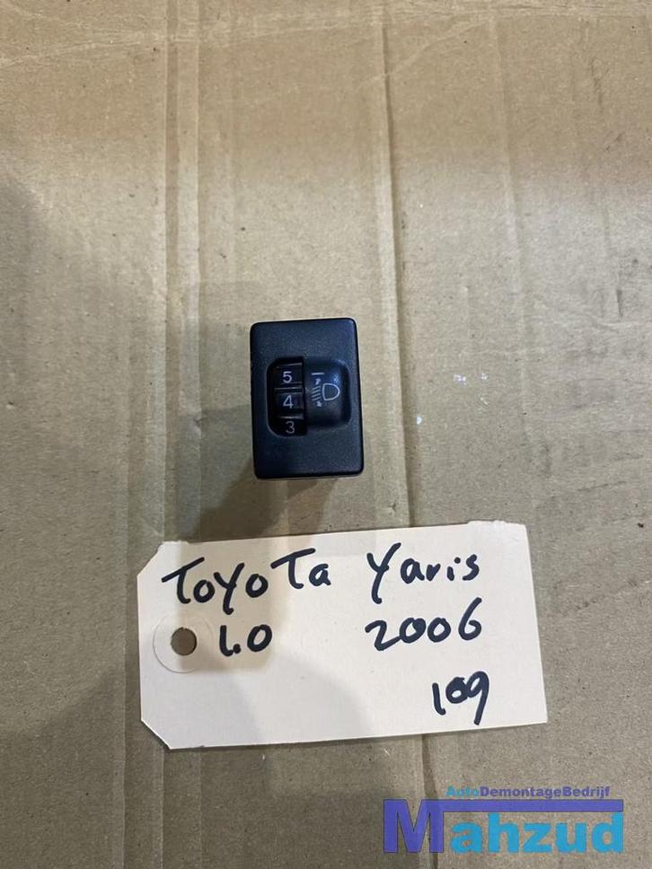 TOYOTA YARIS P9 Koplamp hoogteverstel schakelaar 841520D030, Auto-onderdelen, Dashboard en Schakelaars, Toyota, Gebruikt