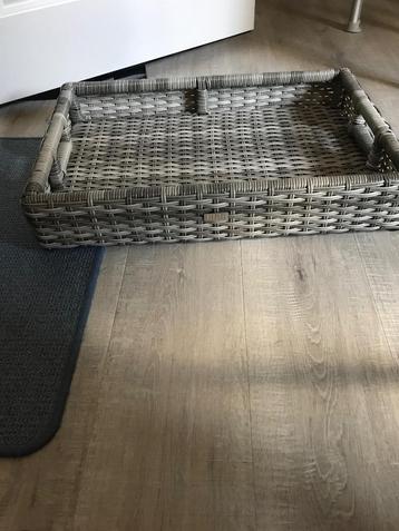Dienblad beschikbaar voor biedingen