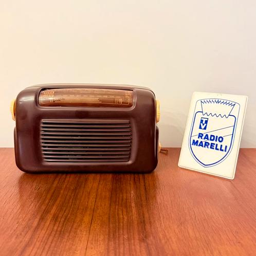 VINTAGE BUIZENRADIO RADIOMARELLI FIDO RD120 BAKELIET RADIO, Antiek en Kunst, Antiek | Tv's en Audio, Verzenden