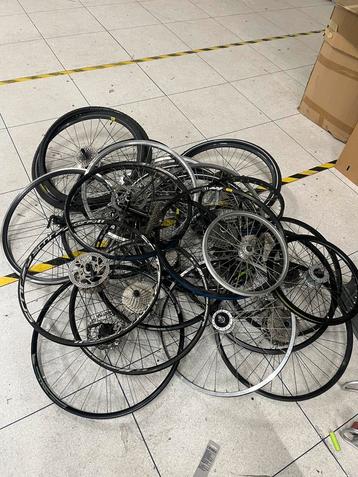 Lot fietswielen alle merken mavic ets beschikbaar voor biedingen