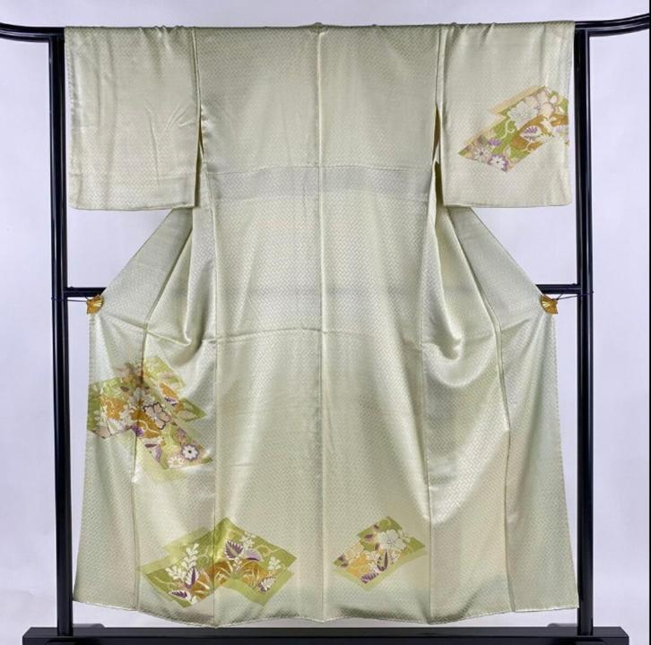 Kimono - Goud, Zijde kimono enkel gedragen bij ceremonie's, Antiek en Kunst, Antiek | Servies los, Ophalen of Verzenden