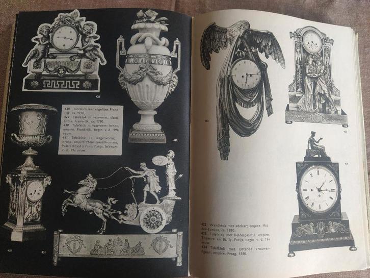 boek:de grote encyclopedie vh antiek+Antiek glas & kristal, Boeken, Geschiedenis | Wereld, Gelezen, Ophalen of Verzenden