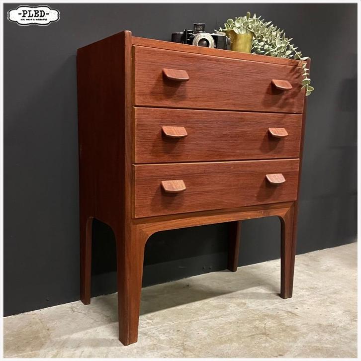 Teak houten ladekastje van Poul M. Volther, Denemarken 60's, Huis en Inrichting, Kasten | Ladekasten, Gebruikt, Minder dan 100 cm