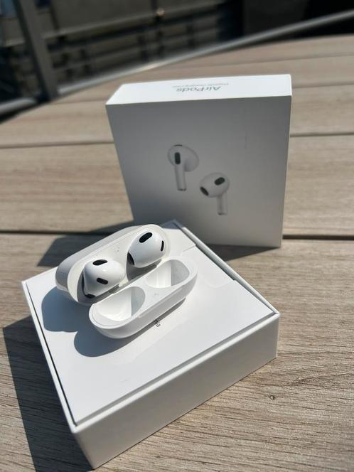 Apple AirPods (3rd generation), Audio, Tv en Foto, Hoofdtelefoons, Zo goed als nieuw, Overige merken, Draadloos, Bluetooth, Ophalen of Verzenden