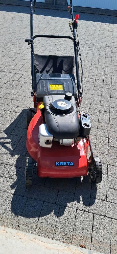 Te huur Benzine zelftrekker grasmaaier, Tuin en Terras, Grasmaaiers, Zo goed als nieuw, Ophalen