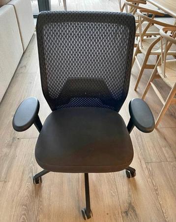 Ergonomische bureaustoel Vitra ID Mesh  beschikbaar voor biedingen