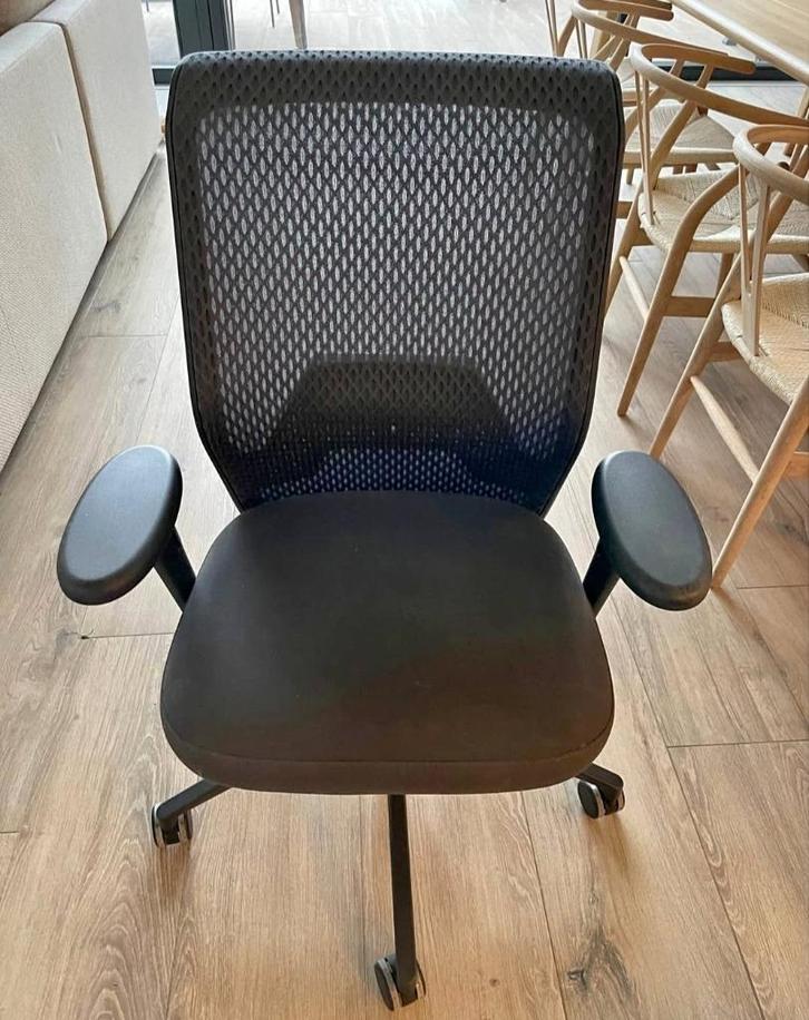 Ergonomische bureaustoel Vitra ID Mesh, Huis en Inrichting, Bureaustoelen, Zo goed als nieuw, Bureaustoel, Overige kleuren, Ophalen