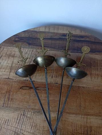 Vintage set van 4 grote shish kebab spiesen in de vorm van e beschikbaar voor biedingen