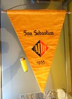 FANION RARE SAN SEBASTIAN 1955 VINTAGE, Enlèvement ou Envoi, Comme neuf