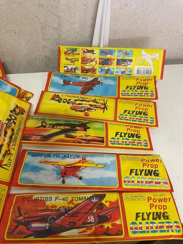 Speelgoed zweefvliegtuig met propellor 77 stuks