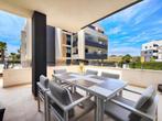 Gelijkvloers hoekappartement aan het zwembad in Los Altos, Orihuela Costa, Spanje, 2 kamers, 113 m²