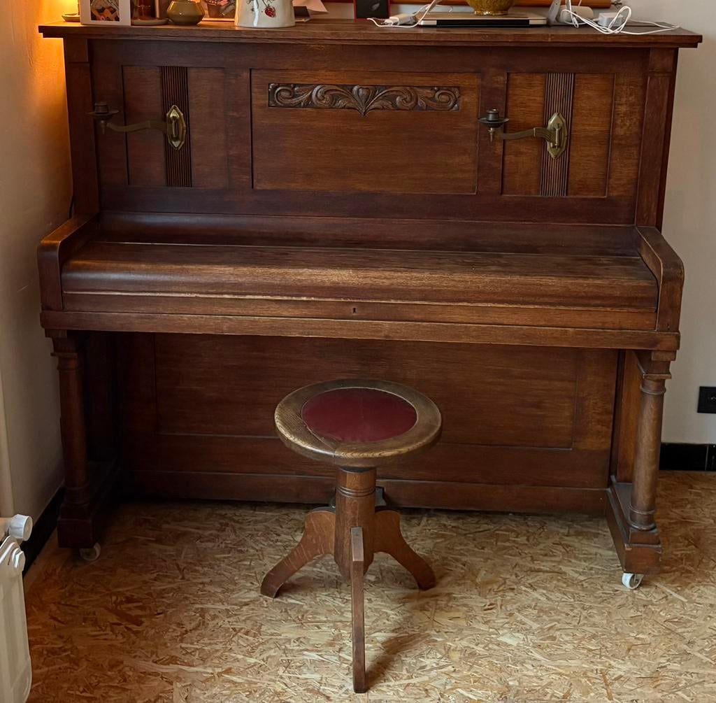 Oude piano, Muziek en Instrumenten, Piano's, Ophalen, Gebruikt, Overige kleuren, Piano