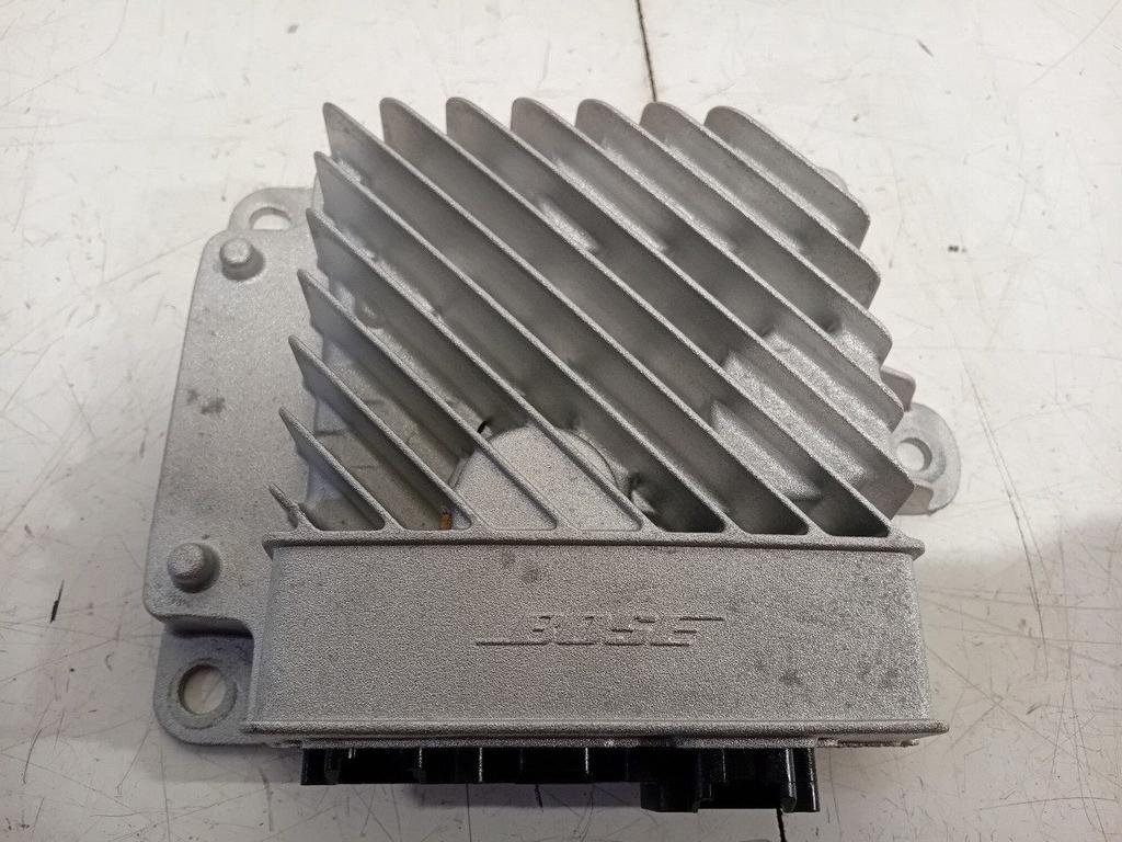 Versterker Renault Mégane, Enlèvement ou Envoi, Van der Ven Autorecycling B.V., Onderdelen@venauto.nl, Ettenseweg 76, 4706 PB Roosendaal, The Netherlands