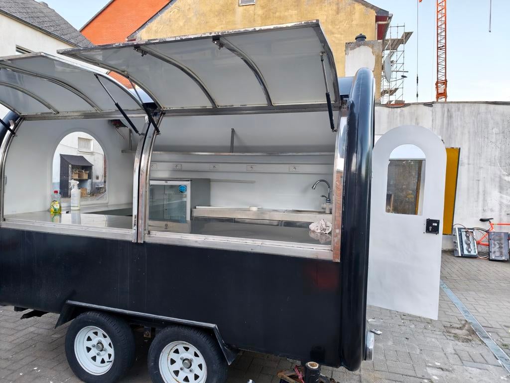 Food truck 750 kilo met 2 asen en 2 ramen, Articles professionnels, Enlèvement