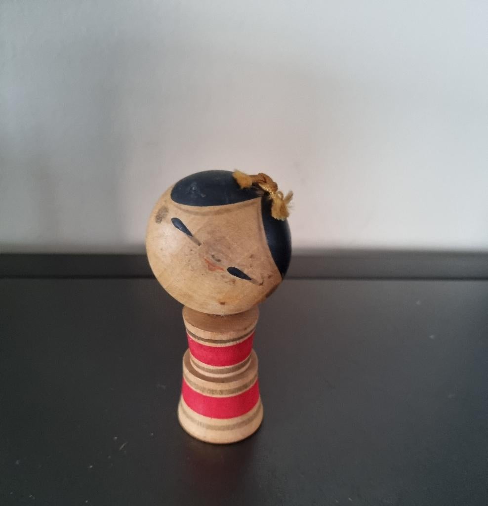 Sosaku Kokeshi séparé, Envoi