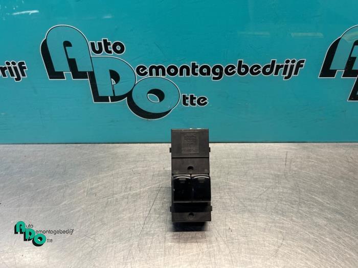 Commutateur vitre électrique d'un Nissan Micra (Micra 03-), Autos : Pièces & Accessoires, Tableau de bord & Interrupteurs, Nissan