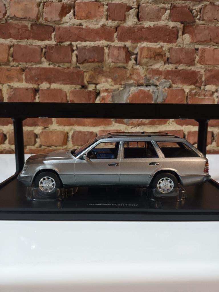 Mercedes Benz W124, t model, in nieuwstaat in ovp., Hobby en Vrije tijd, Modelauto's | 1:18, Ophalen of Verzenden