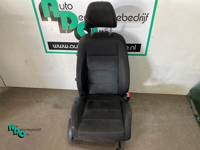 Stoel rechts van een Volkswagen Golf (Golf 09-), Auto-onderdelen, Interieur en Bekleding, Volkswagen, Gebruikt, 3 maanden garantie