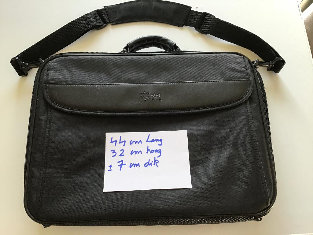 nieuwe laptoptas van 44 cm lang, Computers en Software, Laptoptassen, Nieuw, Ophalen of Verzenden
